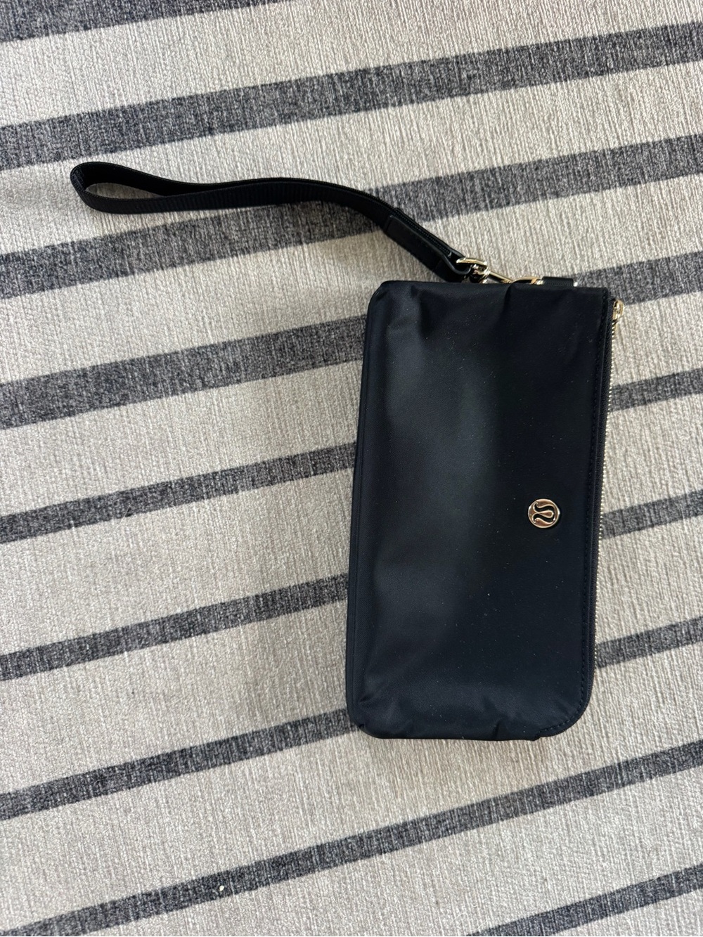lululemon athletica Black Wristlet with Gold Hardware - Picture 2 of 4